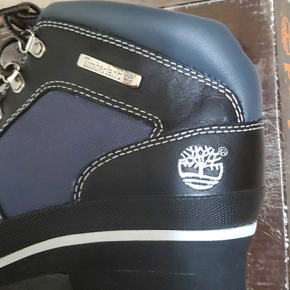 Timberland Shoes - Picture 6 of 16